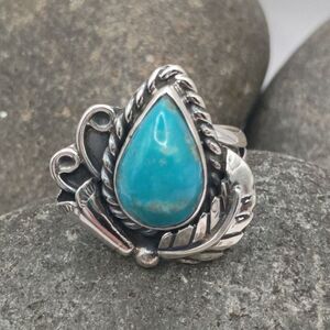 Southwestern Sterling Silver Kingman Turquoise Ring Size 6.5 Teardrop Shaped